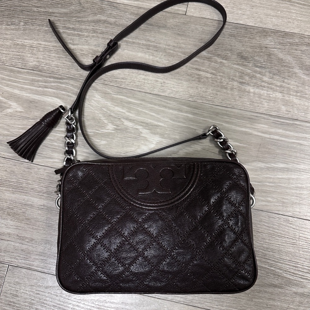 Tory Burch Fleming Medium Leather Camera Bag